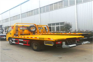 八里庄附近拖车救援搭电